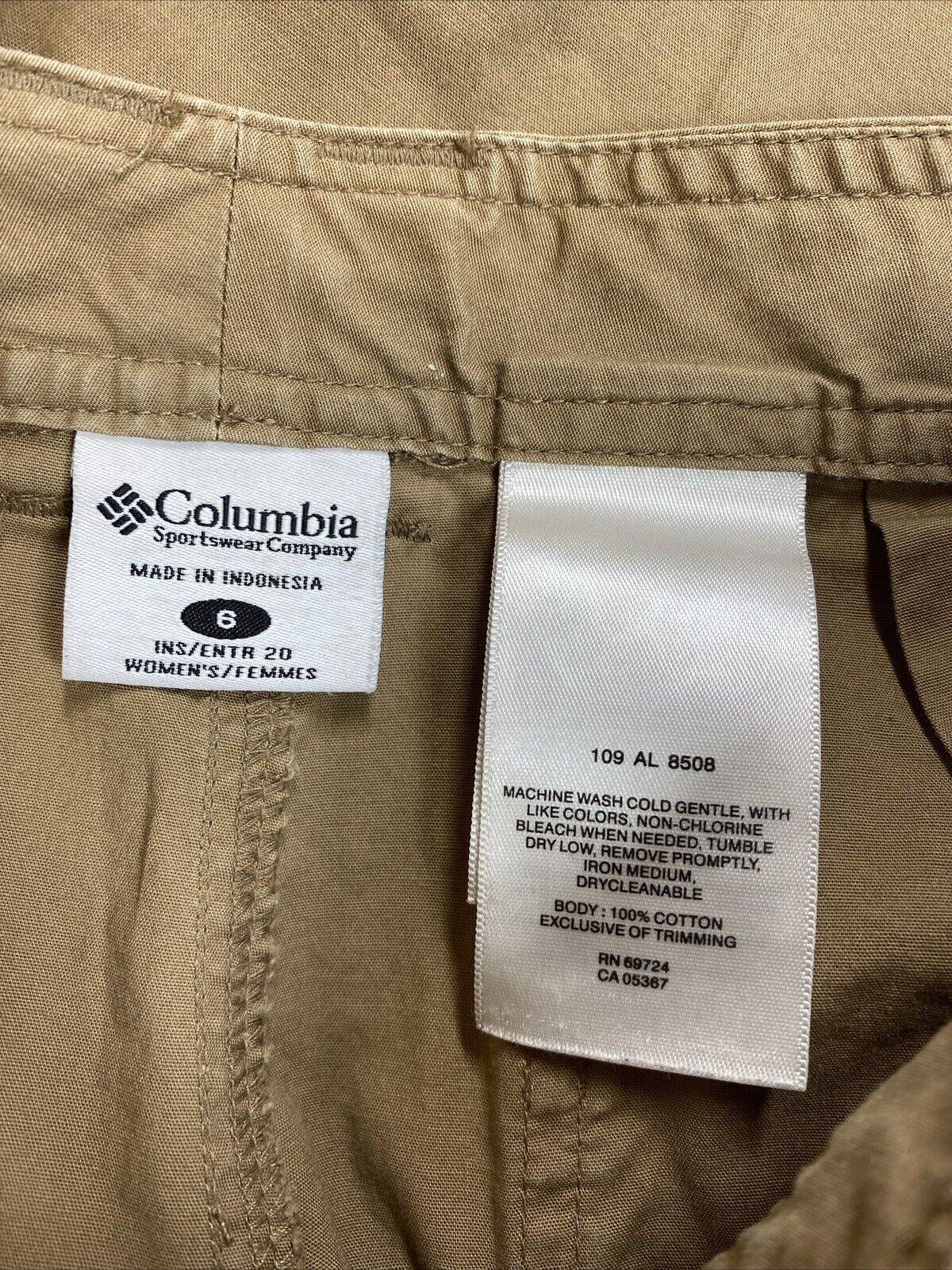 Columbia Women's Beige Cropped Cargo Pants - 6