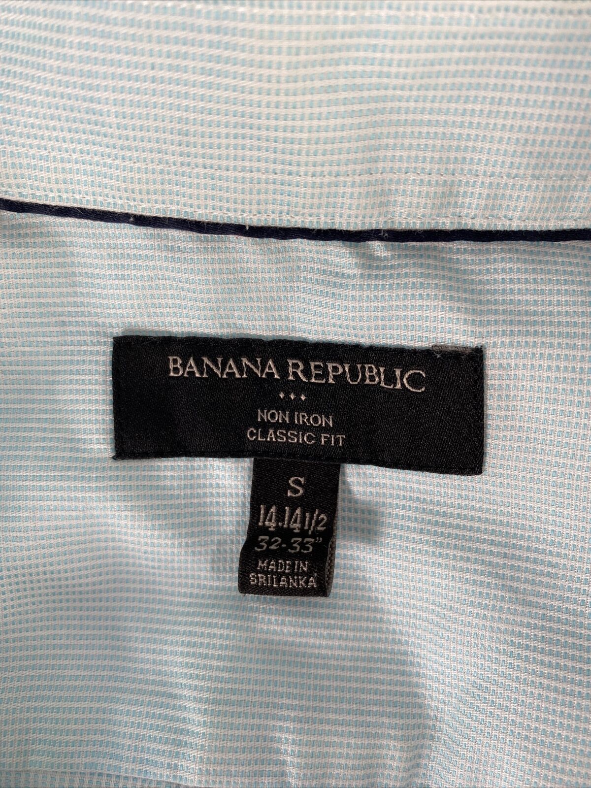 Banana Republic Men's Blue Non-Iron Classic Fit Button Up Shirt -S (32-33)