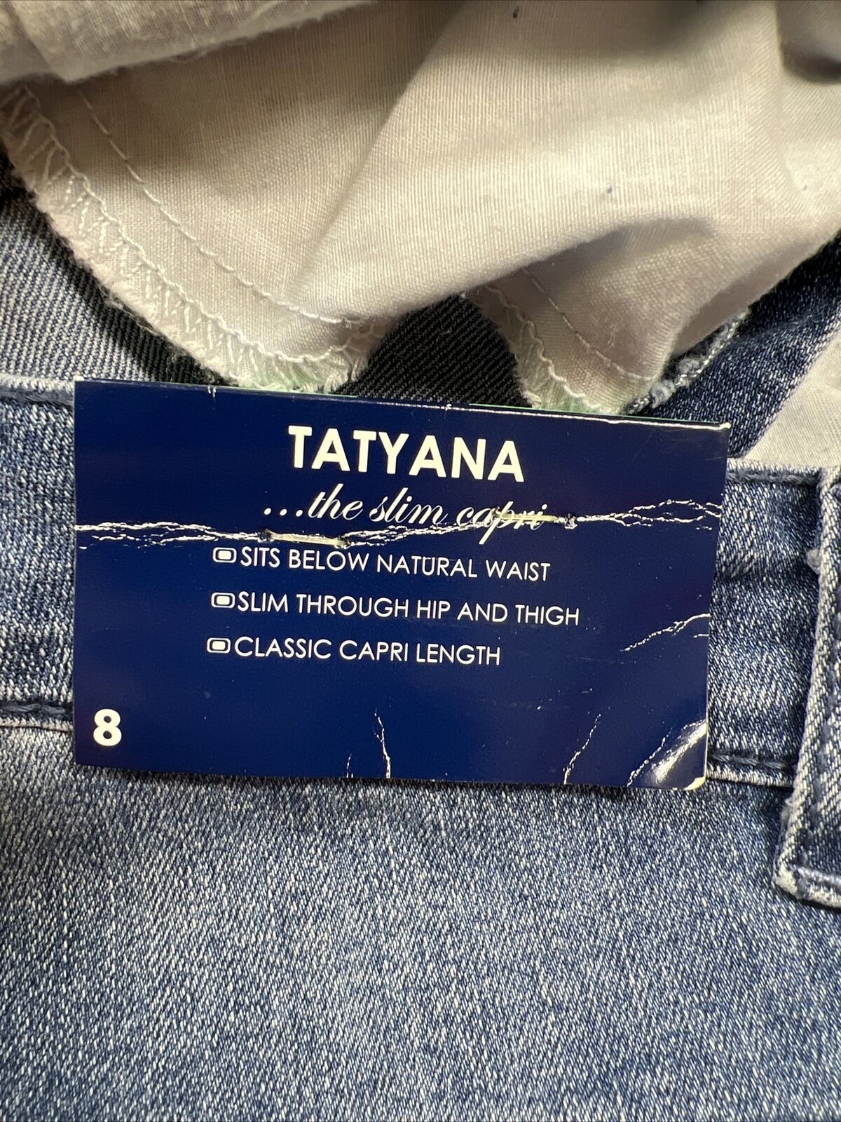 NEW Bandolino Women's Medium Wash Tatyana Slim Capri Stretch Jeans - 8