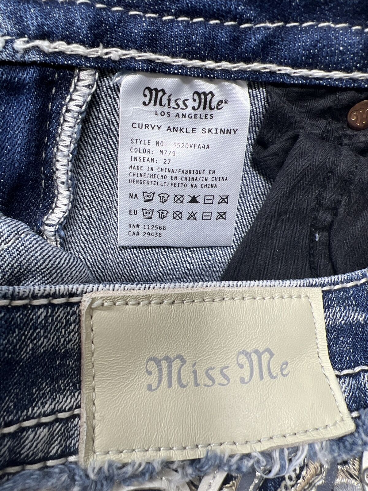 Miss Me Jeans de mezclilla ajustados con tobillo con curvas y lavado claro para mujer - 28
