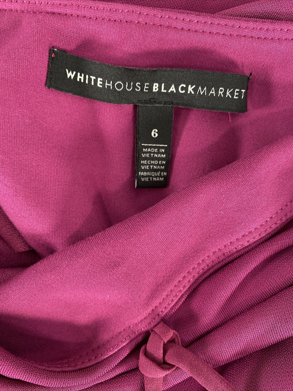 White House Black Market Blusa halter morada con hombros descubiertos para mujer -6