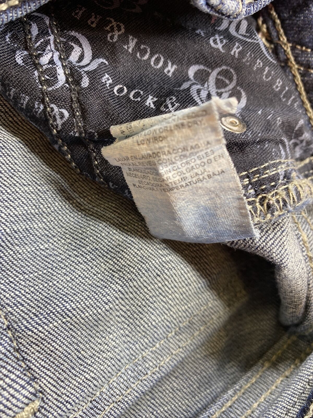Rock & Republic Women's Dark Wash Kasandra Boot Cut Jeans - 2