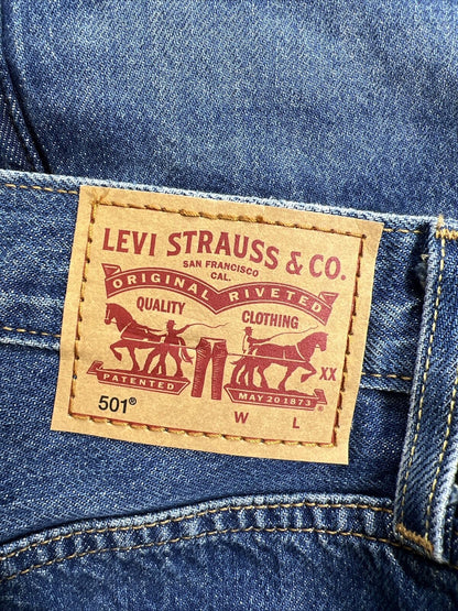 Levi's Women's Medium Wash Button Fly 501 Jean Shorts - 27