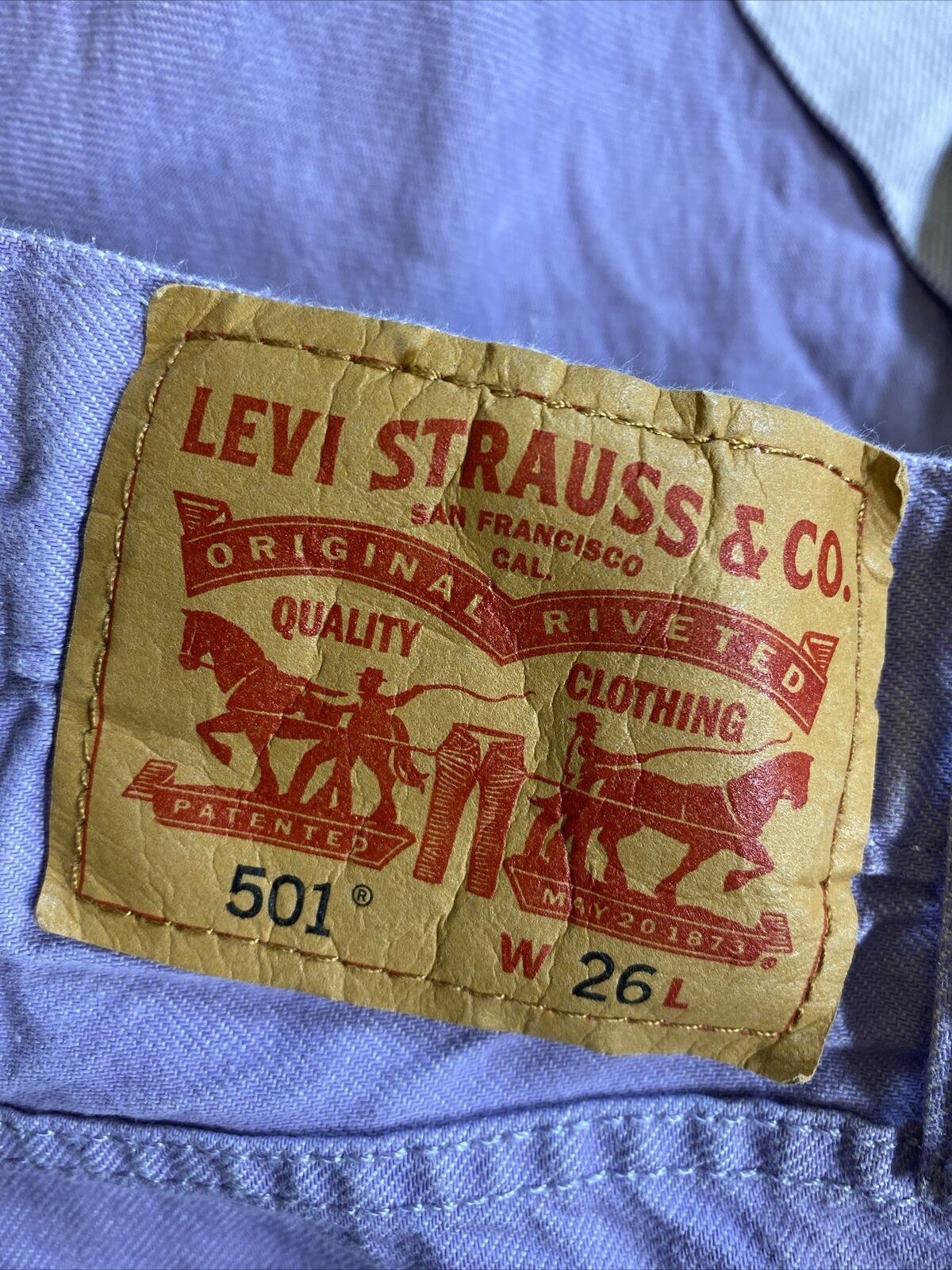 Levi's Shorts vaqueros de mezclilla con puños morados para mujer - 26