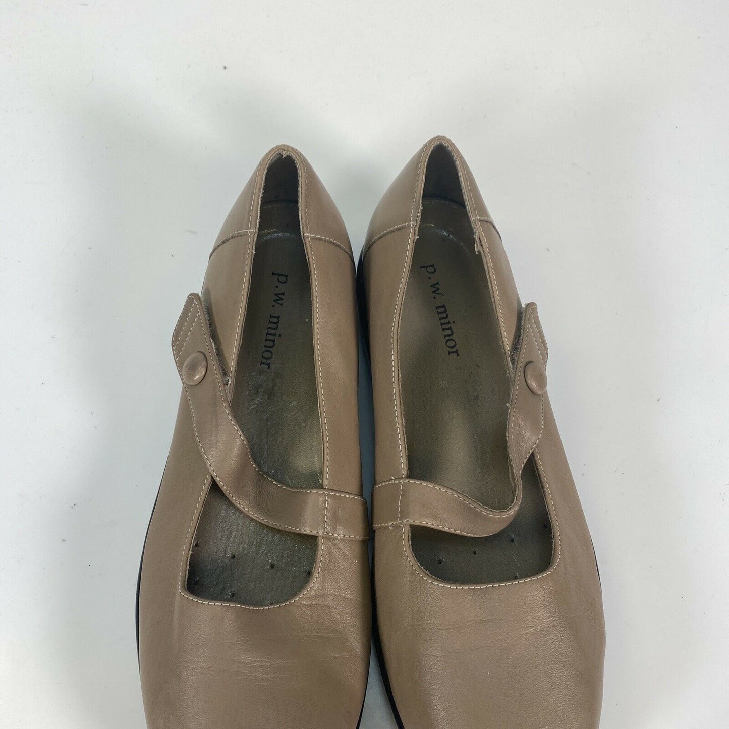 P.W. Minor Women's Taupe Leather Classic Marry Jane Walking Shoes Sz 5.5