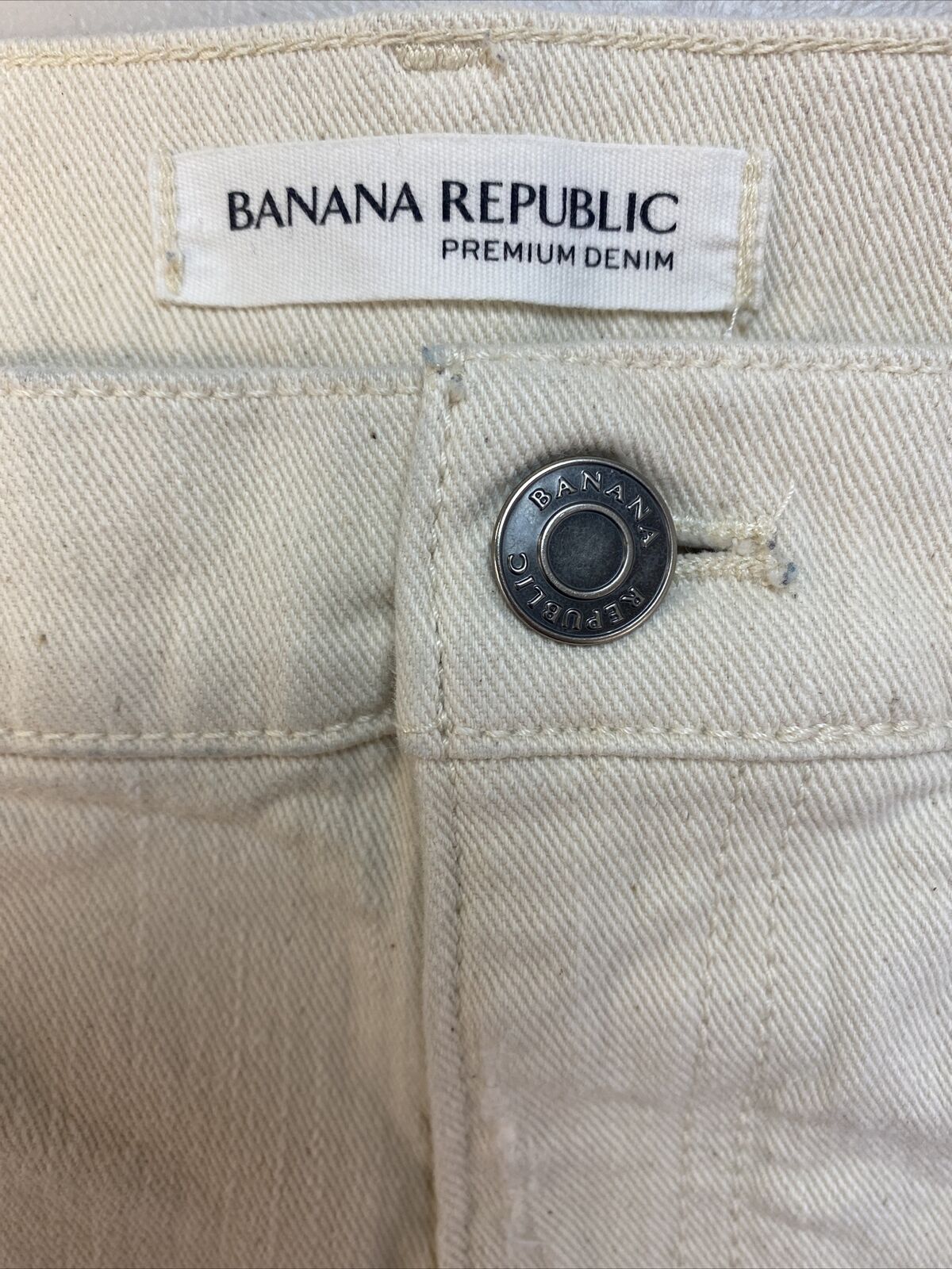 Banana Republic Mujer Beige Premium Denim Jean Shorts Sz 30 L