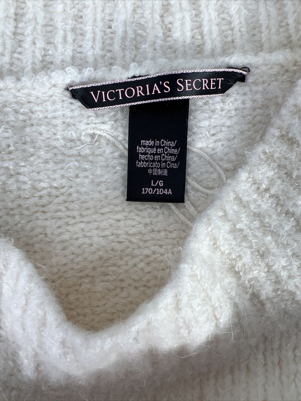 Victoria's Secret Women's Ivory Fuzzy Knit Sweater - L
