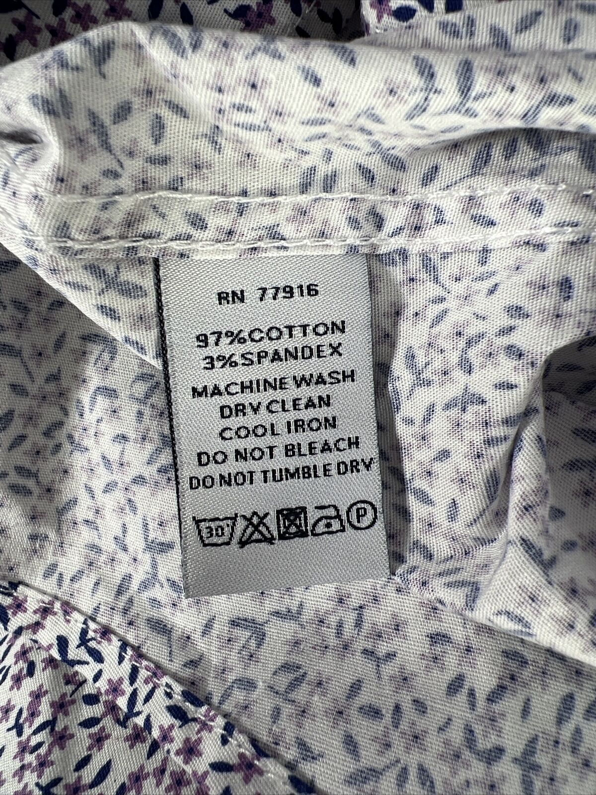 Duchamp Camisa de vestir con botones y corte entallado, color morado y floral, para hombre - 16/L